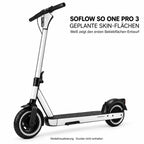 SoFlow SO ONE PRO 3 – weiße Skinflächen an Lenkkopf, Lenkstange, Rahmenhals mit Unterrohr und den Seiten des Trittbretts vorn und hinten. Reifen, Leuchten und Trittmatte bleiben frei; Scooter nicht enthalten.